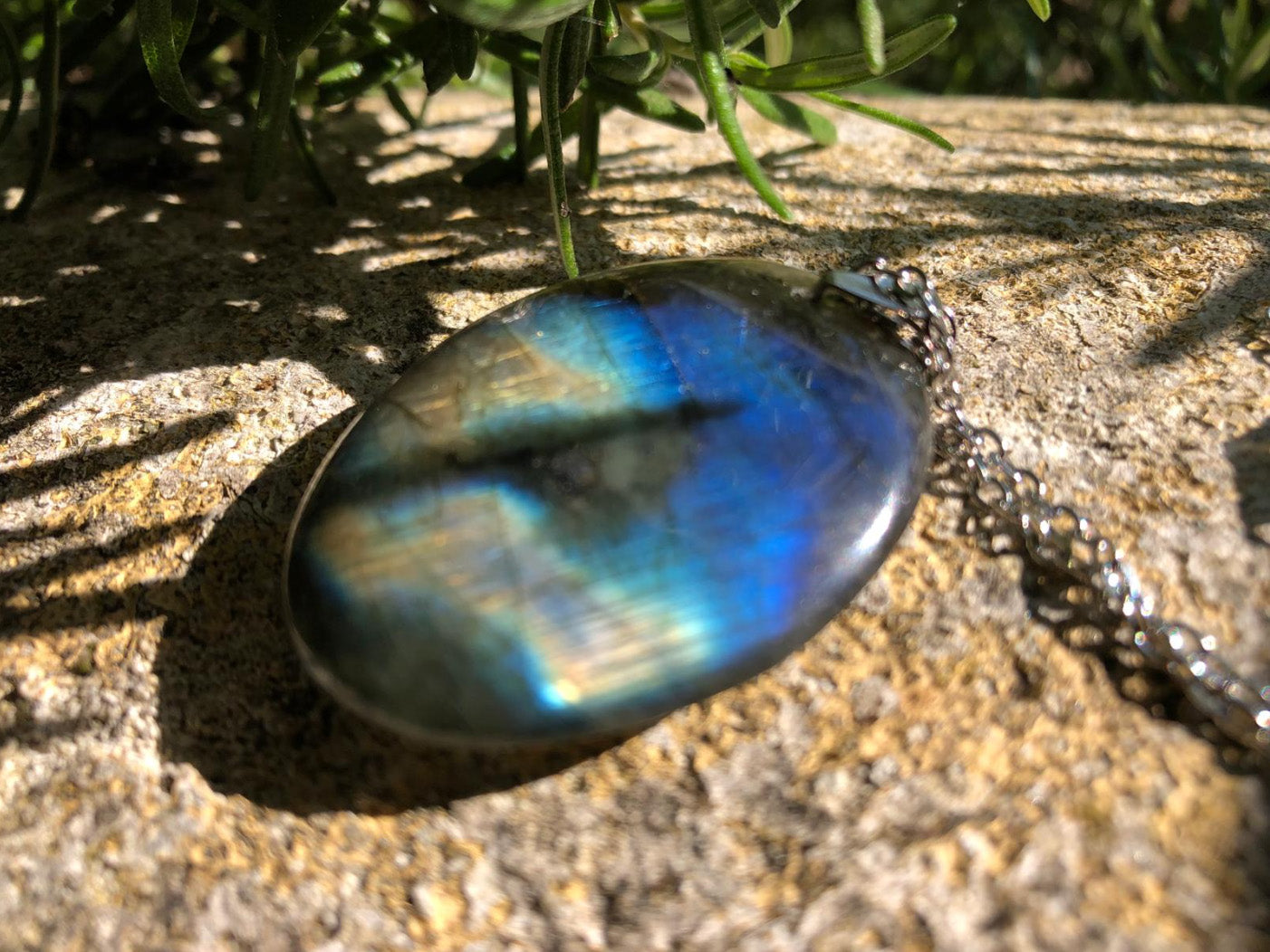 Boutique de Lithothérapie en ligne - Pendentif Labradorite - Boutique ésotérique SOEURS