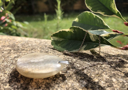 Boutique ésotérique - Lithothérapie Pendentif en Pierre de Lune - SOEURS