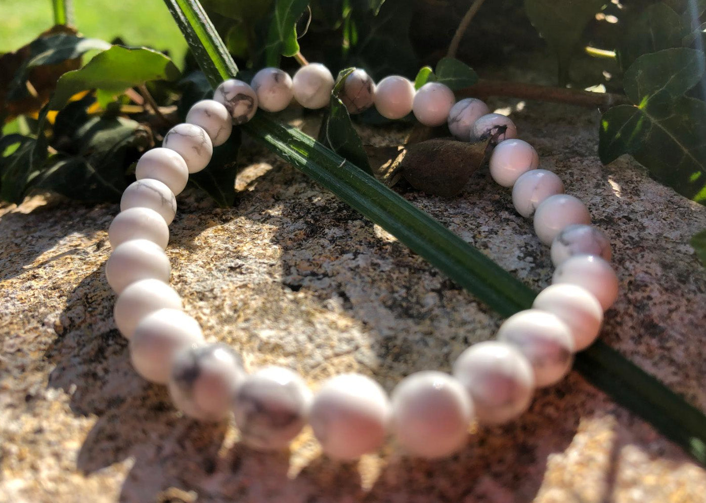 Boutique ésotérique en ligne - Bracelet en pierre Howlite - SOEURS