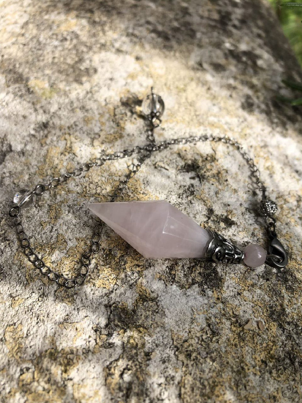 Rose quartz rhombus pendulum