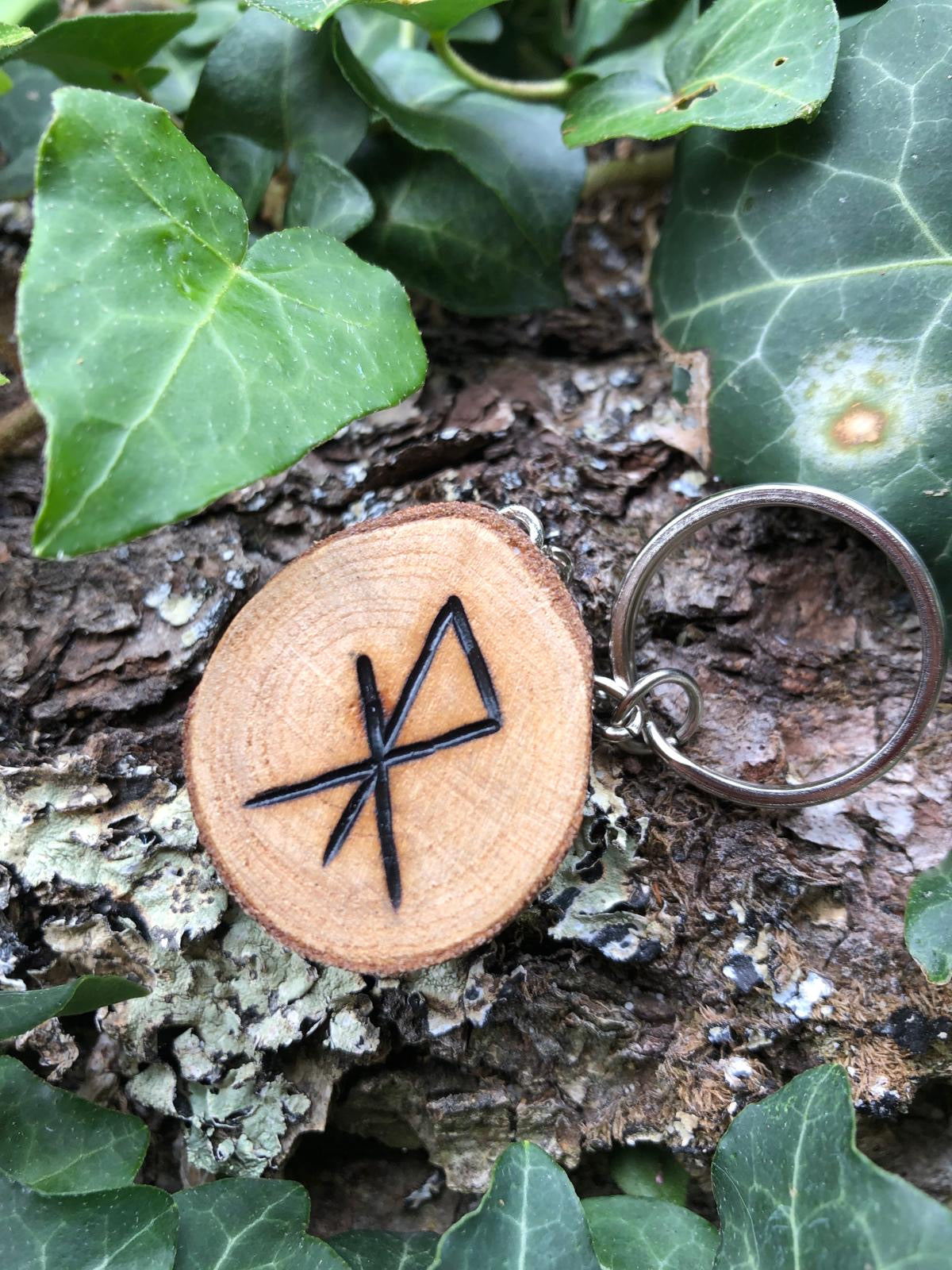 Boutique ésotérique en ligne - Porte Clef en Bois Rune Viking LOVE